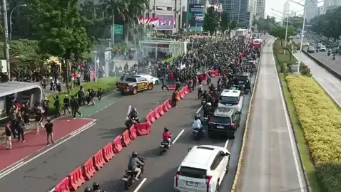 1 kesalahan imbas nya Hancur semua #demo29agustus2025 #update29agustus #demo #brimob #ojolviral 