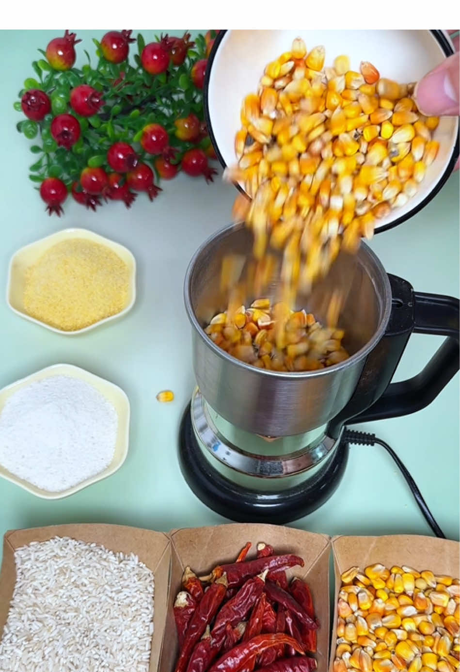 Let me introduce to you an extremely useful grinding machine.#grindingmachine #coffeegrinder 