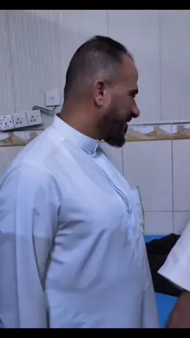 محمد ماجد الرويمي خادم الفرقه الثالثة يزور احد المجاهدين الذي تعرضو لحادث سير مؤسف اثناء التحاقهم الى سامراء