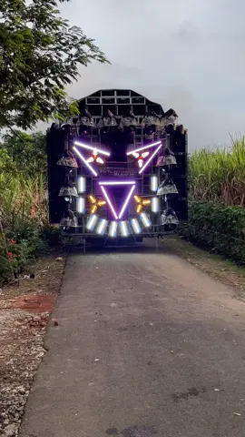 panggah jos iki🤪@𝘿𝙄𝙏𝘼 𝘼𝙪𝙙𝙞𝙤.🐻‍❄️ #kaliasemblokm🤪#blokMgank#ditaaudiobondowoso#karnavalkalipare#soundsystem 