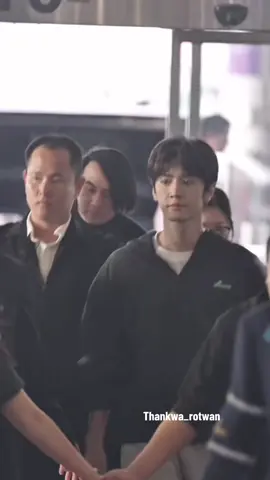 เฉินเจ๋อหย่วนอยากให้แฟนๆชาวไทยเห็นหน้าเขาชัดๆ วันนี้ถอดแมสถอดหมวกไปเลยค่า กรี๊ดดดด หล่อมากกก 🥰📸 29-8-2025 ไทยแลนด์🇹🇭✈️เซี่ยงไฮ้ #chenzheyuan👑 #陈哲远 #chenzheyuan陈哲远 #chenzheyuan #เฉินเจ๋อหย่วน 