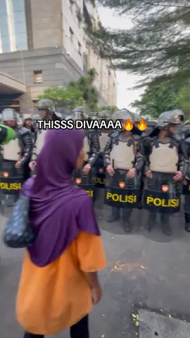 woaaa ibuuu jilbab pinkk join lagi hari inii🔥🔥 hati-hati ya ibuu, sehat selalu💜💜💜💜💜 #dpr #demo #acab #1312 #acab1312 