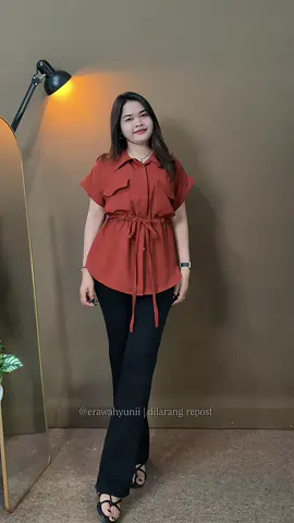 atasan model kemeja serut gini cakep yah, bisa buat formal atau santai🫶🏻