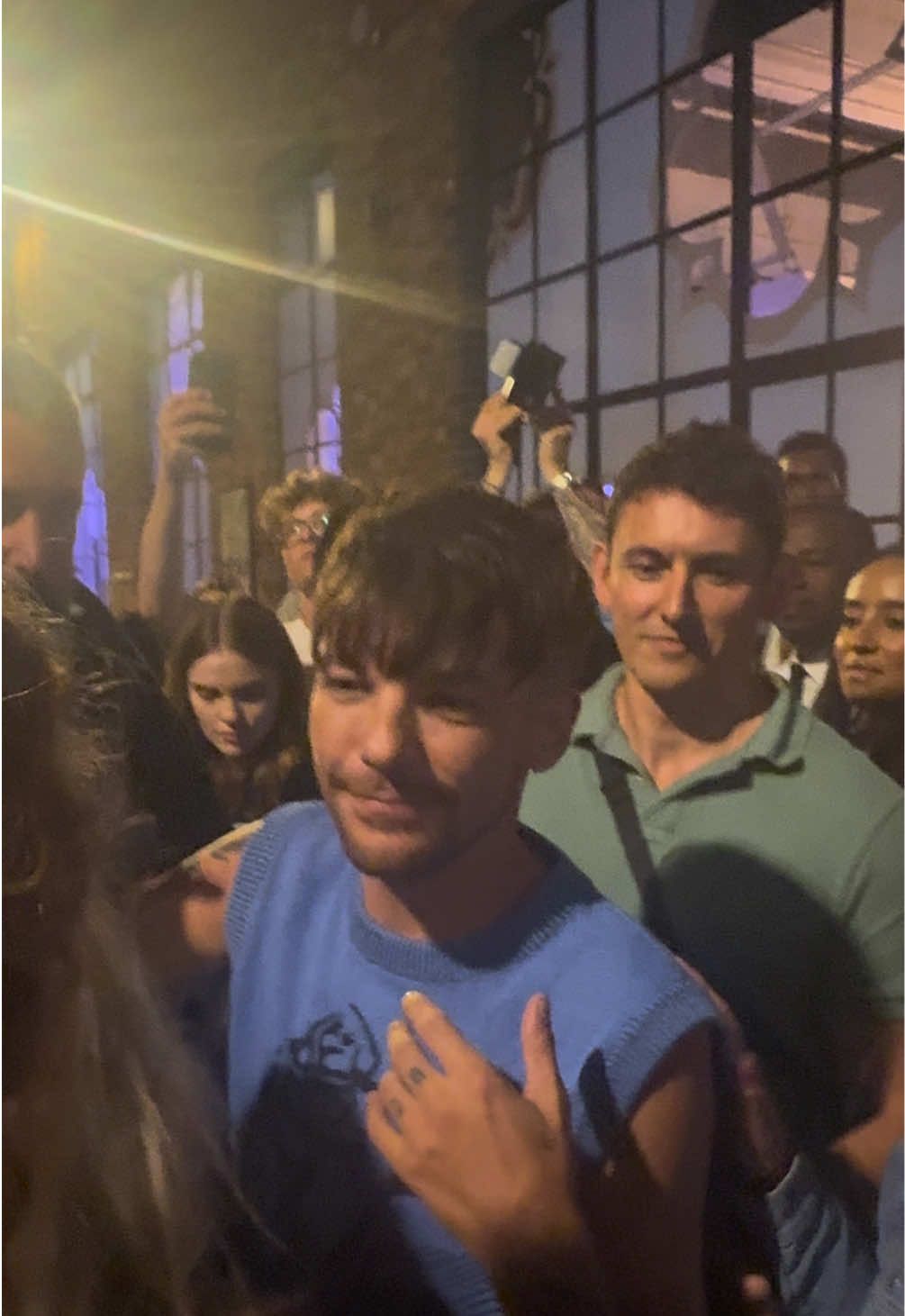 What a day ✨ @LouisTomlinsonHQ #louistomlinson #louistomlinsonvideos #28clothing #london #meetandgreet 