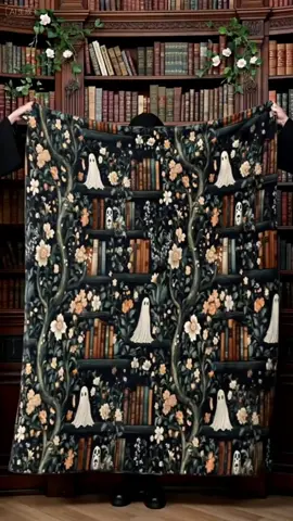Ghosts on the bookshelf, a different comfort experience!#BookshelfDesign #FloralPattern #HalloweenDecor #GhostElement #HomeDecor   