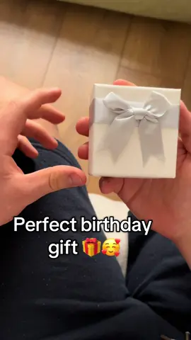 Thank you to my amazing girlfriend love you so much you’re the best thing ever so much love forever #couple #keychain #birthday #gift #pics 