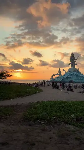 ambil ajah#mentahanvideo #bali #sunsetvibes #fyppppppppppppppppppppppp #lewatberanda