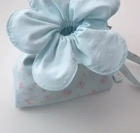 Mọit ngày bận bịu không đăng vd các mom có nhớ mềnh không??? Nay lên kích thước cụ thể cho túi rút bông hoa nha !!!#handmade #mayva #huongdan #hottrend #viral 
