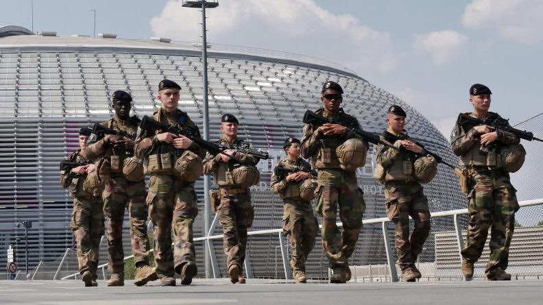 Troupes françaises déployées en Ukraine ? Actualités guerre en Ukraine Russie Poutine Trump Zelensky Macron #macron  #poutine #zelensky #trump #warinukraine 