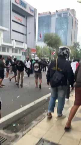 yok Surabaya merapat#demodpr #demo #surabaya  #koruptorharusdimiskinkan #surabaya24jam 