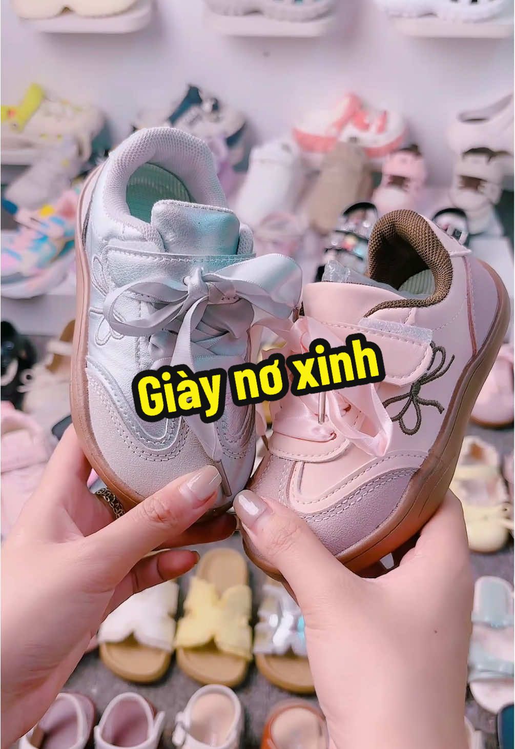 Giày thêu mềm nhẹ cho bé#giaydeptreem  #tiktoklive #livehighlights 