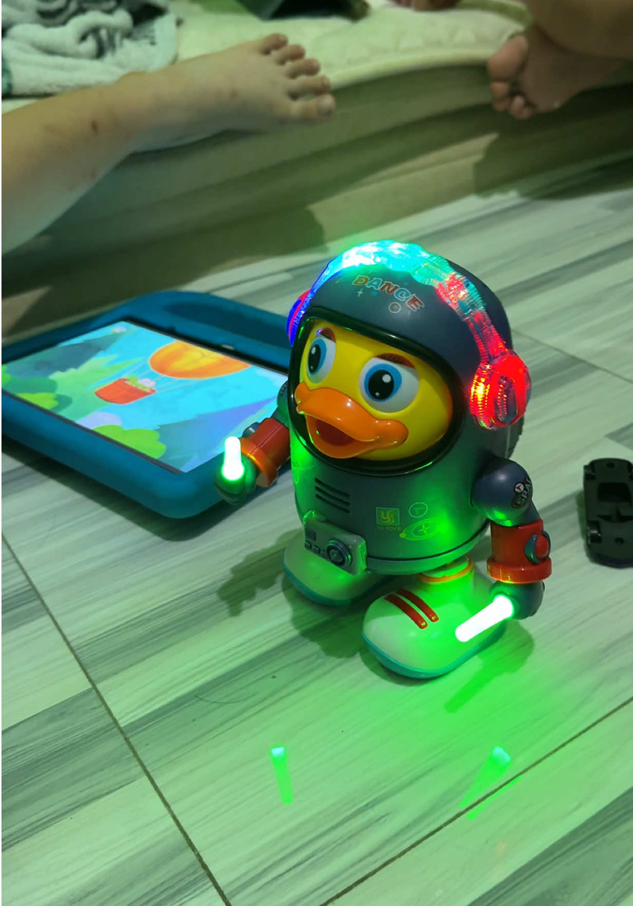 Dancing Astronaut Toy Duck Dynamic Music 360 degrees Dance