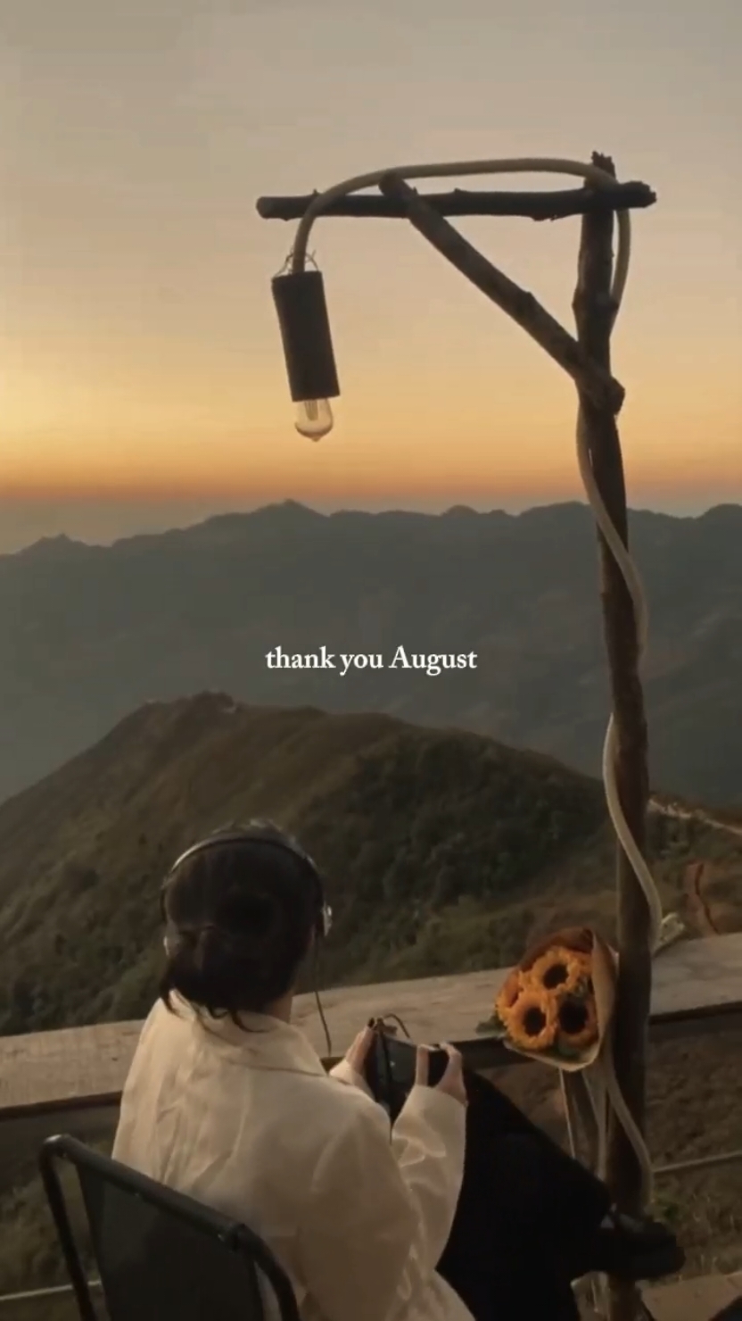 #CapCut Thankyou August, September is waiting for me... #templatecapcut #templatenuy #qoutes #thankyouaugust #september #viral #fyp #aesthetic #foryou 