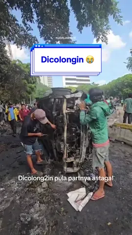 Demo boleh lah, tapi ga begini juga, anarkis! Mobil sipil kalian giniin juga woy! Fokusnya sama DPR & Polisi 🙏🏻 #demodpr #demo #DPR 