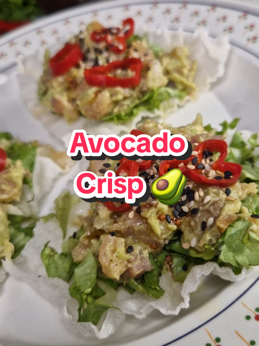 Fresh meal ideas 🤤 ⛩️ rice chips 🐟 sliced salmon 🥑 avocado 🥬 lettuce 🌶 chili ⭐️ sesame seeds For the sauce: 🫒 olive oil 🍯 honey 🌟 dijon mustard 🎇 balsamic vinegar 🍋 lemon juice ✨ Crunchy, fresh & full of flavor — perfect for a light dinner or snack! #Foodie #freshrecipe #easymeals #salmonlover        #creatorsearchinsights 