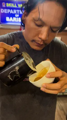 Wingtulip latteart #coffee #barista #foryou #viralvideo 