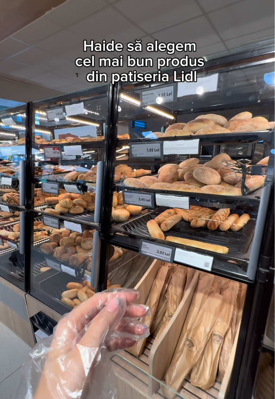 Wait for it! 😜   #Lidl #LidlRomania #LidlRomaniaTikTok #romania #brutarialidl #lidlbakery #croissant 