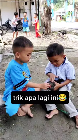 trik mengelabui teman versi bocil😁 #fyp #viral #sonecil
