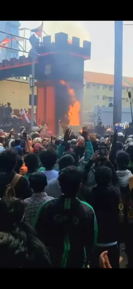 tangkap siapa yang bakar anggota marinir ini #demo #tniindonesia🇮🇩 #marinir 