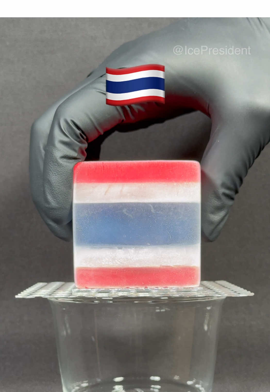 Satisfying 🇹🇭 ice melt #colormixing #relax #oddlysatisfying 