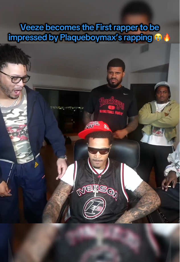 Veeze becomes the First rapper to be impressed by Plaqueboymax’s rapping 😭🔥 #plaqueboymax #rap #veeze #fyp #twitch 