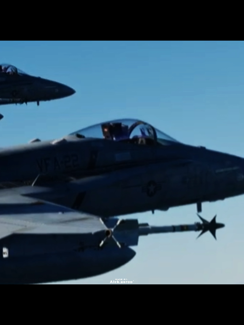 Insiden Bawean 2003 adalah sebuah insiden di mana dua unit F-16 Fighting Falcon milik TNI Angkatan Udara yang dilengkapi dengan rudal AIM-9 diutus untuk mengidentifikasi pesawat asing yang ternyata merupakan pesawat jenis US Navy F/A-18 Hornet dari kapal induk USS Carl Vinson milik Angkatan Laut Amerika Serikat. Dalam insiden ini, F-16 dan F/A-18 melakukan pertarungan udara, penguncian radar, dan peperangan elektronik di dekat Pulau Bawean di Laut Jawa pada sore hari tanggal 3 Juli 2003. | Lumayan lama juga bikin editan nya 🗿🙏 #foryoupage #viralvideotiktok #alckaeroo #fypシ #fyp 