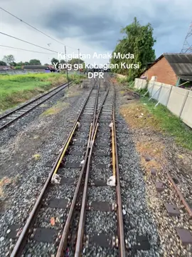 When yaa 3 Juta sehari 🥲🥲🥲 #keretaapi #rollingstock #kai #ojol #DPR 