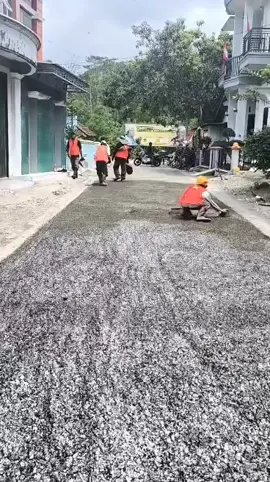 Alhamdulillah jl Banjarsari sudah mulai di aspal terimakasih bpk DPR AZ. Mutakin Terimakasih Bupati Paramaitha Terimakasih Bpk Kades