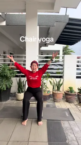Chair yoga #fyp  #relaxing  #accessibleposes  #strengthening  #flexibility
