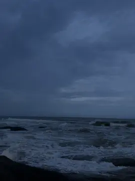 mắt nhẹ cay khi phút yếu mềm..
