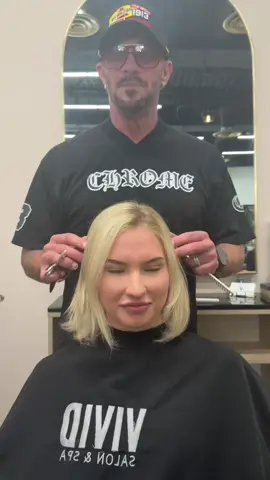 How I do the perfect side bang on a blonde bob #bangs #sweepingbang #sidebang #blondebib #sidedringe @Taylee Melnechuk 