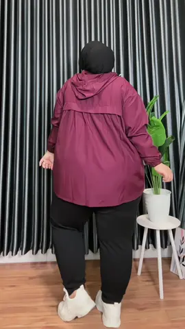 Akhirnya nemu outfit yang pas banget buat olahraga diluar!! 🙂‍↔️ #ootdhijabstyle #outfitinspo #ootdhijabsimple #jaketolahraga #jaketolahragawanita 