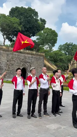 Đất Nước Trọn Niềm Vui MV mới của ca sĩ Du Thiên chuẩn bị ra mắt vào đại lễ 2/9 này.Cả nhà cùng đón xem nhé #duthien #tuanthanden #taimom #sontocbac #minhnhat 