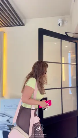 ✨ New look unlocked! 💇‍♀️💖  Nathasha Perera slaying her fresh haircut & stunning hair color at Arosh  Salon 🔥😍 #HairTransformation #AroshSalon #GlowUp #HairGoals #fyp 