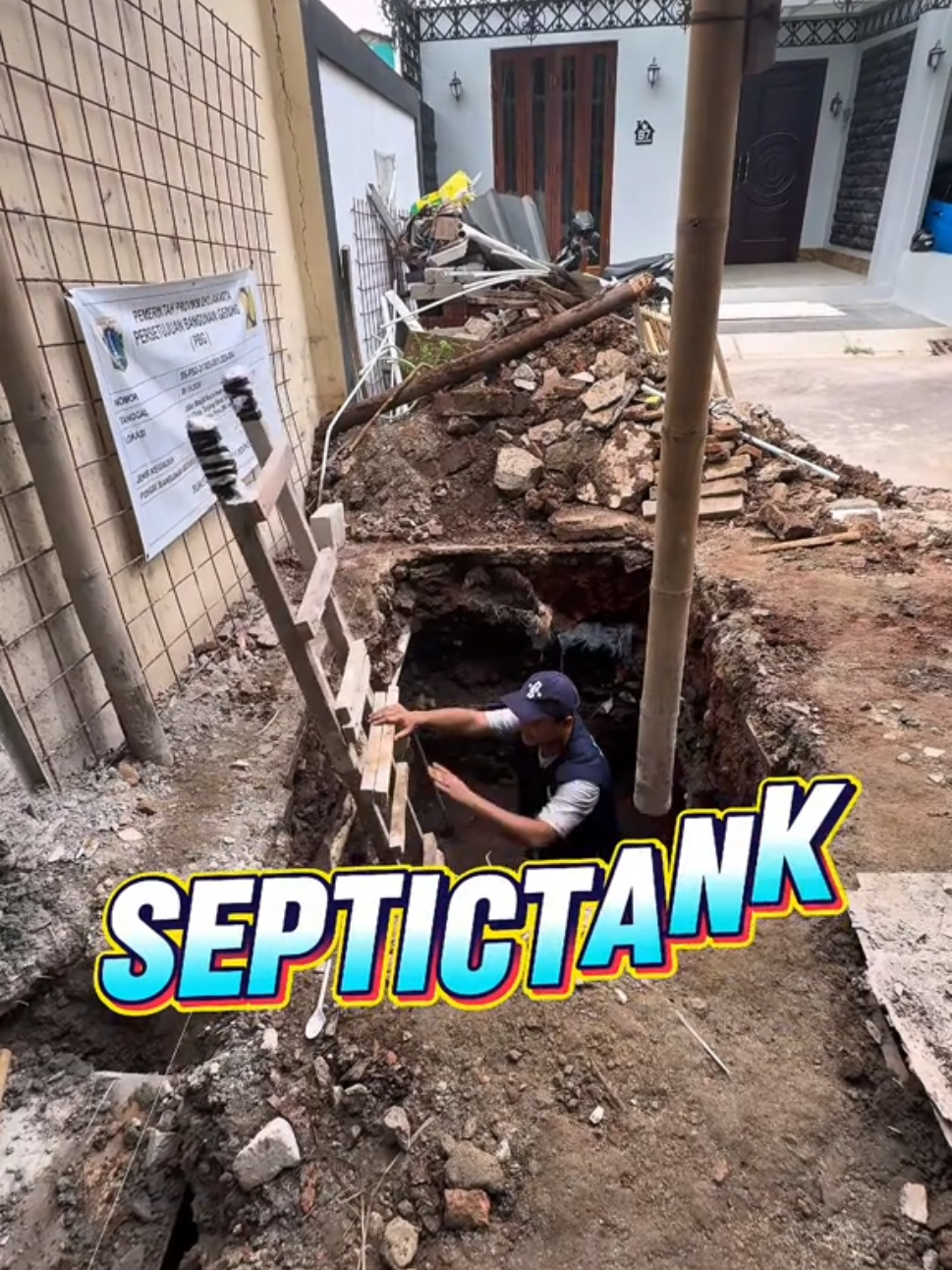 Cara pembuatan septictank yang benar adalah : - ukuran sesuai dengan perhitungan kapasitasnya - desain dibagi menjadi dua chamber - pemipaan dari inlet dan outlet - perawatan berupa sedot wc Semkga bermanfaat ,🙏🙏🤲🙏 #bangunrumah #kontraktorrumah #kontraktorjakarta #renovasirumah #jasarenovasi 