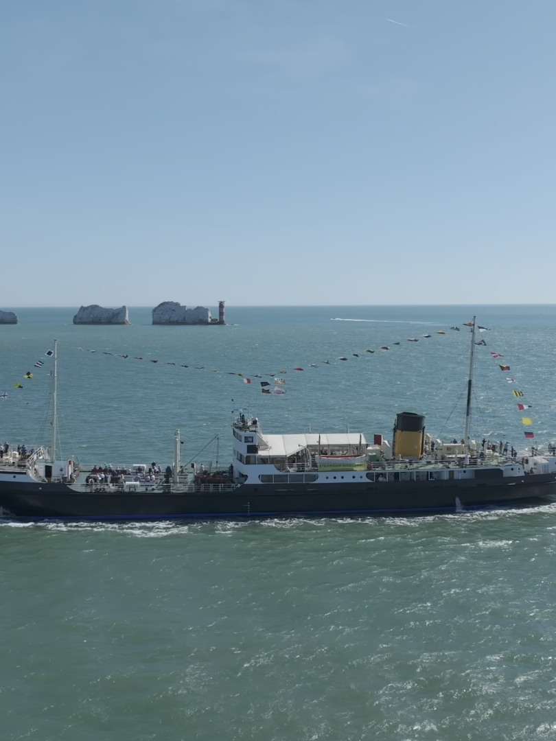 🚢 BRITIAN’S TWO LARGEST OPERATIONAL STEAM SHIPS SET TO MEET ON THE SOLENT 🎉 DON’T MISS your chance to join Waverley on Saturday 13th September as we mark the 70th Anniversary of SS Shieldhall! Step on board for cruise around the Isle of Wight as the two iconic Clydebuilt steamships meet in the eastern Solent and steam together... complete with plenty of tooting! 🌊 🎟️ BOOK: 👉 Southampton: https://waverleyexcursions.co.uk/book/?lnk=TUM2JL 👉 Yarmouth: https://waverleyexcursions.co.uk/book/?lnk=LNDKFR 📞 Or call the booking office on 0141 243 2224 (Mon - Fri 9:30am - 4:30pm / Sat 9:30 - 1:00pm)