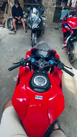 akan aku rawat dan menjaga sebisaku benda mati satu ini☺️#newcbr250rr #bwx24jam #fouryou 