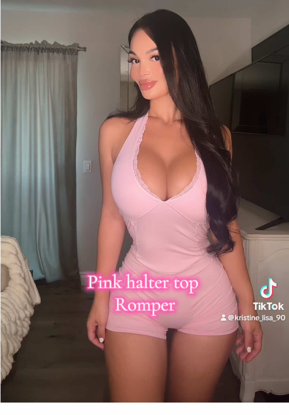 Love this short romper in pink! 💕🫶🏻 backless & so cute! #romper #rompers #womensromper #pinkromper #romperoutfit 