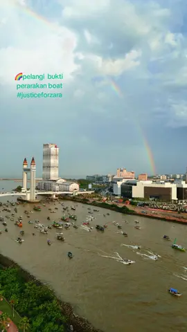 Perarakan boat *justiceforzara* di Drawbridge ,Terengganu disaksikan Pelangi yang indah #justiceforzara  #perarakanboat #terengganu  #drawbridgeterengganu  #xybca 