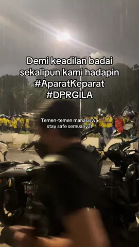 Love you buat temen-temen mahasiswa UI, IPB, UPN, dan lainnya! #fyp #demo #aparatkeparat #polri 