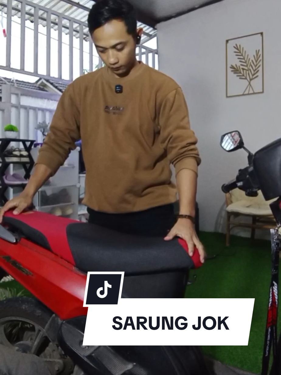 Sarung jok untuk semua jenis motor#sarungjok #sarungjoksiappakai #sarungjoksiappasang #sarungjoktinggalpasang #jokmotor 