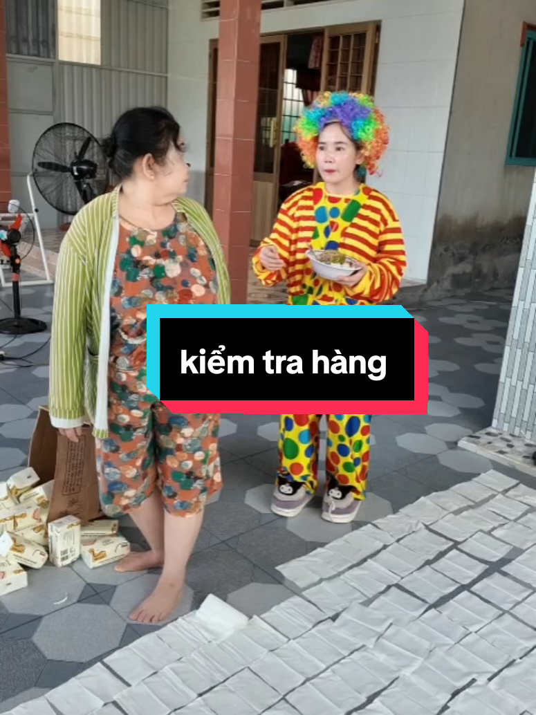 kiểm tra hàng🤣🤣#cobahola #chuyenvuimoingay #giadinhvuive 