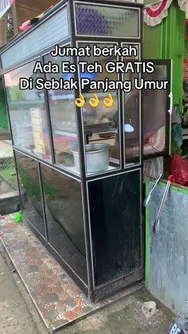 Bismilah tempat nya enak juga …yang jelas yang gratisan tu manis banget rasanya 😂😂🤣🤣 #seblak #kuliner #donoarum #seputihagung #gratis 