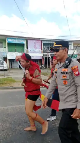 gila sih inimah sampe suku Dayak turun tangan #demodpr #sukudayak #demo28agustus #fyp #foryou 