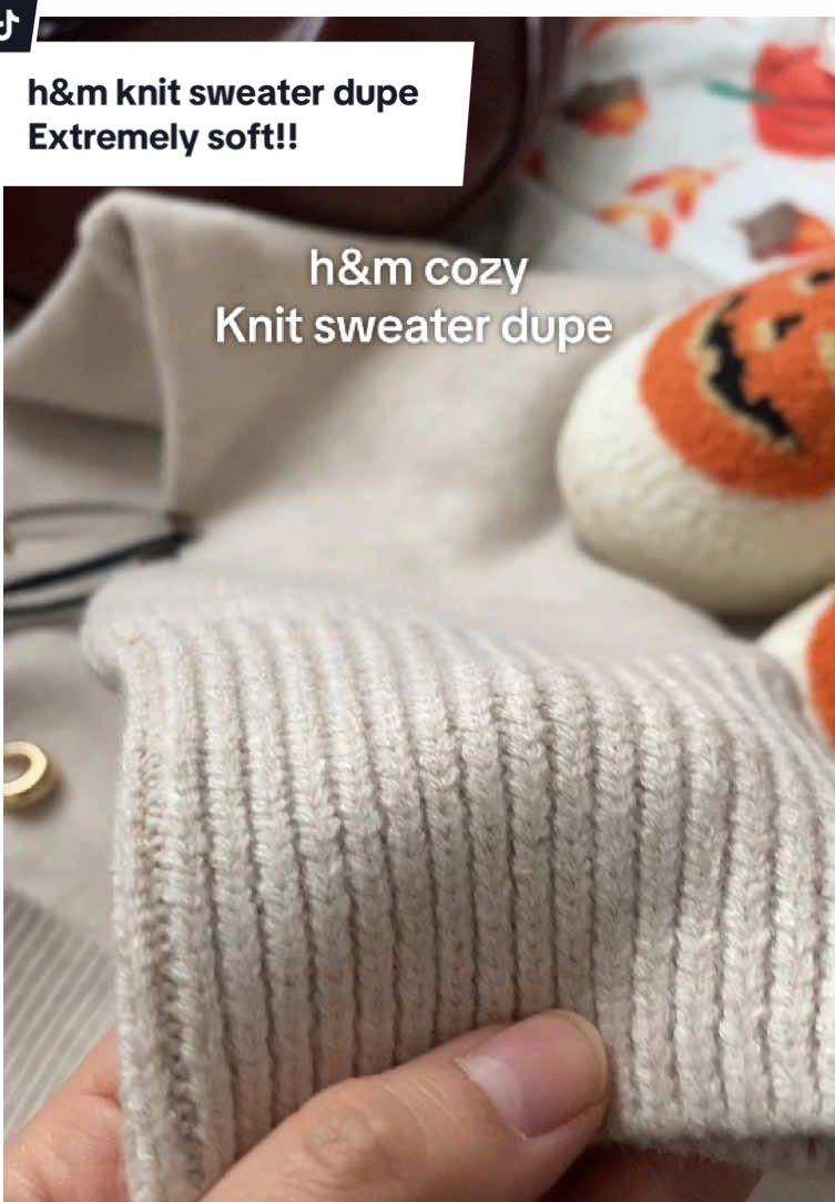 It’s almost cozy sweater weather #fallstyle #falloutfits #cozyoutfit #cozysweater #knitsweater 