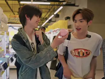 แล้วฮี่มองน้องก่อนแล้วเข้าประชิดเลยอ้ากกก #phutatchai #AAashirakorn #phuaa 