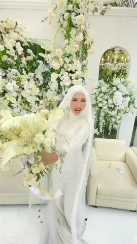 cieee pake baju putih aaaaa🤭
