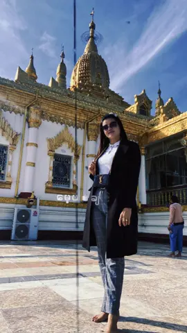 အကြင်နာတွေနဲ့မင်းလာကုသပေး#❤️😘 ##ချစ်ရင်အသဲပေးကွာ💖 