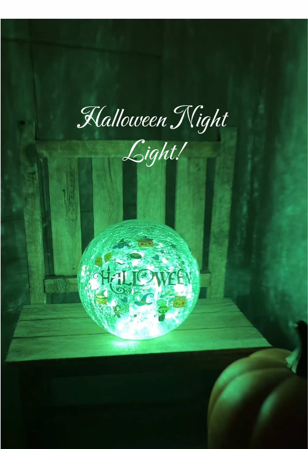 This cracked glass ball Halloween night light is so beautiful! #nightlight #halloweennightlight #nightlights 