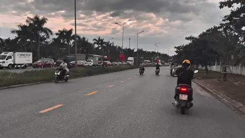 Có những mảnh ghép tưởng vừa vặn với nhau, nhưng khi đặt cạnh lại chẳng thành một bức tranh đẹp #bacninh #bacninh99 #quevobacninh ##kcnquevobacninh #stt_buồn_tâm_trạng 
